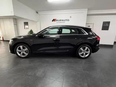 Vendo Audi e-tron 2019 - 27990 EUR, 113000 km - AUTO.MOTO.pt