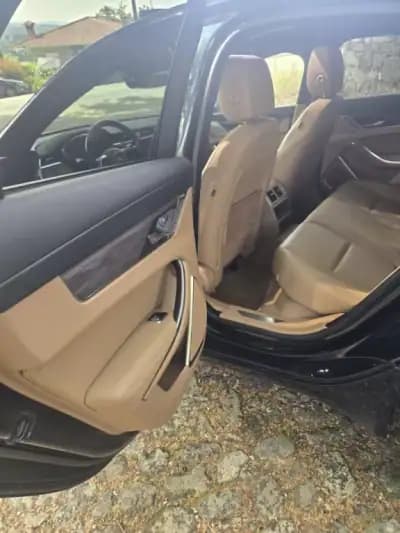 Sell Jaguar XF 2023 - 36450 EUR, 62500 km - AUTO.MOTO.pt