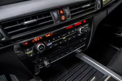 Sell BMW X5 2018 - 31000 EUR, 155206 km - AUTO.MOTO.pt