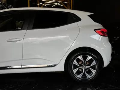 Vendo Renault Clio 2022 - 13990 EUR, 72588 km - AUTO.MOTO.pt