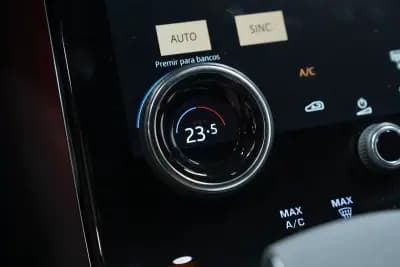 Sell Land Rover Range Rover Velar 2021 - 51950 EUR, 76000 km - AUTO.MOTO.pt