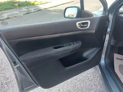 Sell Peugeot 307 SW 2005 - 3490 EUR, 314070 km - AUTO.MOTO.pt