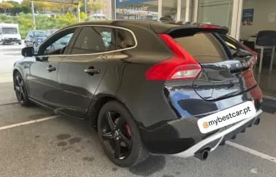 Vendo Volvo V40 2013 - 11900 EUR, 239500 km - AUTO.MOTO.pt