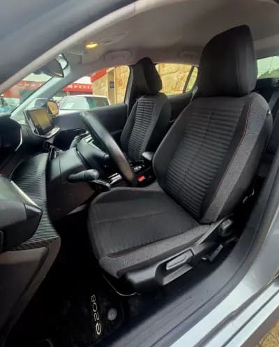 Sell Peugeot e-208 2020 - 15750 EUR, 56000 km - AUTO.MOTO.pt