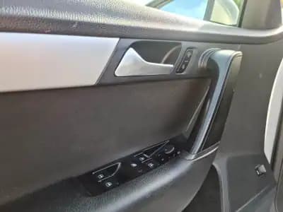 Vendo Volkswagen Passat Variant 2014 - 10750 EUR, 222000 km - AUTO.MOTO.pt