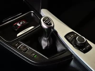 Vendo BMW 318 2012 - 16990 EUR, 173500 km - AUTO.MOTO.pt