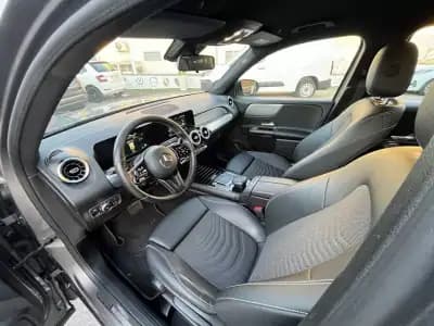 Sell Mercedes-Benz GLB 200 2021 - 28450 EUR, 180000 km - AUTO.MOTO.pt
