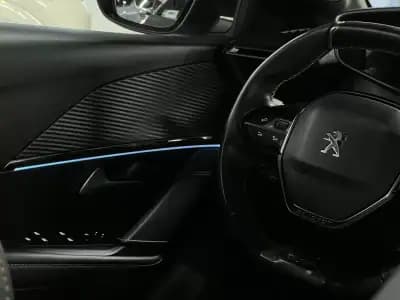 Sell Peugeot 208 2021 - 15990 EUR, 40000 km - AUTO.MOTO.pt