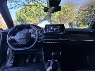 Sell Peugeot 2008 2023 - 19500 EUR, 16000 km - AUTO.MOTO.pt