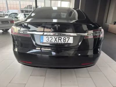 Vendo Tesla Model S 2019 - 27990 EUR, 181940 km - AUTO.MOTO.pt
