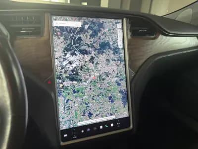 Vendo Tesla Model S 2019 - 27990 EUR, 181940 km - AUTO.MOTO.pt