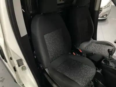 Vendo Opel Combo 2017 - 6950 EUR, 204500 km - AUTO.MOTO.pt