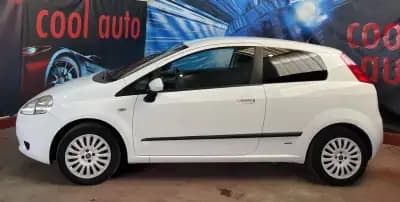 Vendo Fiat Punto 2008 - 2999 EUR, 233000 km - AUTO.MOTO.pt