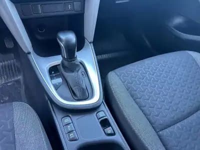 Vendo Toyota Yaris Cross 2022 - 22500 EUR, 108000 km - AUTO.MOTO.pt