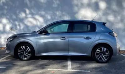 Sell Peugeot 208 2023 - 14900 EUR, 13501 km - AUTO.MOTO.pt