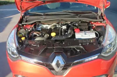 Vendo Renault Clio 2015 - 11500 EUR, 98759 km - AUTO.MOTO.pt