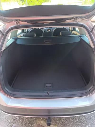 Sell Volkswagen Golf Variant 2017 - 15900 EUR, 173000 km - AUTO.MOTO.pt