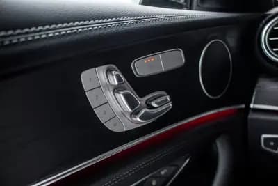 Sell Mercedes-Benz E 300 2022 - 39750 EUR, 66165 km - AUTO.MOTO.pt