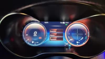 Vendo Mercedes-Benz C 300e 2021 - 21500 EUR, 165000 km - AUTO.MOTO.pt