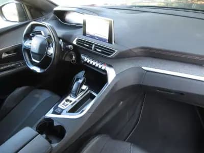 Vendo Peugeot 3008 2019 - 22990 EUR, 98000 km - AUTO.MOTO.pt