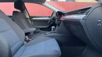 Vendo Volkswagen Passat Variant 2021 - 20400 EUR, 128500 km - AUTO.MOTO.pt