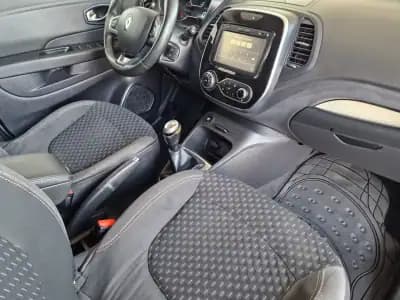 Vendo Renault Captur 2017 - 11750 EUR, 145000 km - AUTO.MOTO.pt