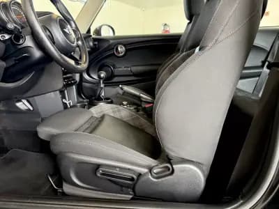 Vendo MINI One 2016 - 12999 EUR, 132000 km - AUTO.MOTO.pt