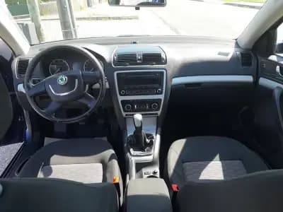 Sell Skoda Octavia Break 2010 - 5900 EUR, 183792 km - AUTO.MOTO.pt