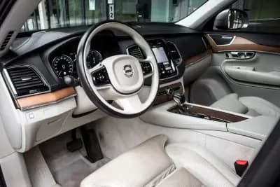 Sell Volvo XC 90 2016 - 24990 EUR, 206775 km - AUTO.MOTO.pt