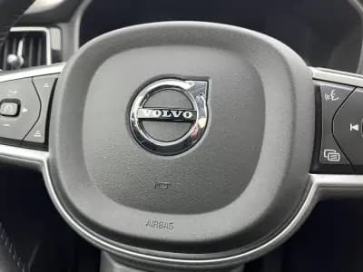 Vendo Volvo XC 60 2020 - 32750 EUR, 141000 km - AUTO.MOTO.pt