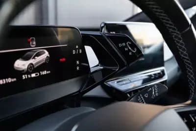 Sell Volkswagen ID.3 2023 - 23750 EUR, 98300 km - AUTO.MOTO.pt