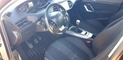 Vendo Peugeot 308 2016 - 10990 EUR, 162027 km - AUTO.MOTO.pt