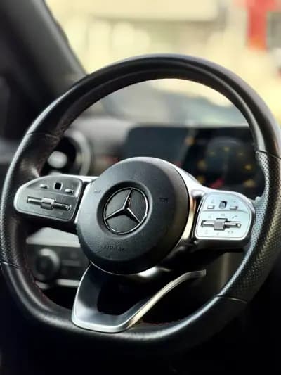 Vendo Mercedes-Benz A 180 2019 - 27950 EUR, 79000 km - AUTO.MOTO.pt
