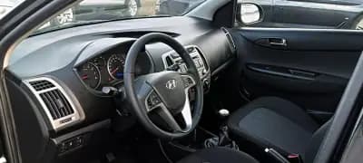 Vendo Hyundai i20 2012 - 7490 EUR, 172563 km - AUTO.MOTO.pt