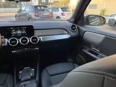 Sell Mercedes-Benz GLB 200 2021 - 28450 EUR, 180000 km - AUTO.MOTO.pt