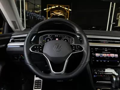 Sell Volkswagen Arteon 2023 - 31990 EUR, 45800 km - AUTO.MOTO.pt