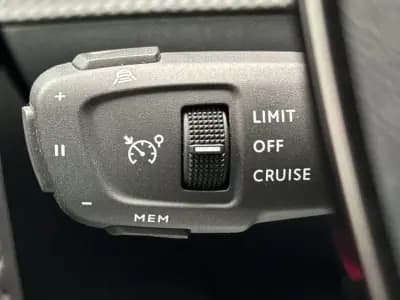 Sell Peugeot 208 2022 - 17690 EUR, 60382 km - AUTO.MOTO.pt