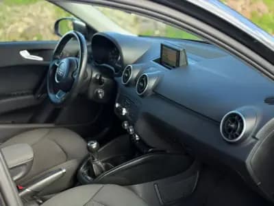 Sell Audi A1 Sportback 2014 - 11500 EUR, 152000 km - AUTO.MOTO.pt