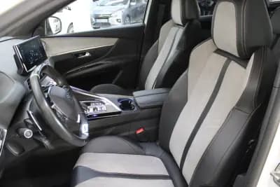 Vendo Peugeot 3008 2021 - 22990 EUR, 110993 km - AUTO.MOTO.pt