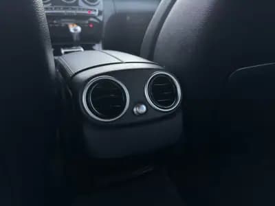 Sell Mercedes-Benz C 200 2016 - 23990 EUR, 39000 km - AUTO.MOTO.pt