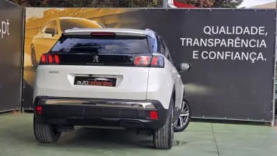 Vendo Peugeot 3008 2021 - 21750 EUR, 48400 km - AUTO.MOTO.pt