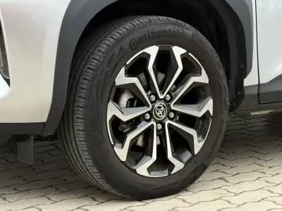 Sell Toyota Yaris Cross 2023 - 26750 EUR, 18000 km - AUTO.MOTO.pt