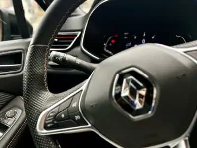 Vendo Renault Clio 2020 - 16950 EUR, 99000 km - AUTO.MOTO.pt