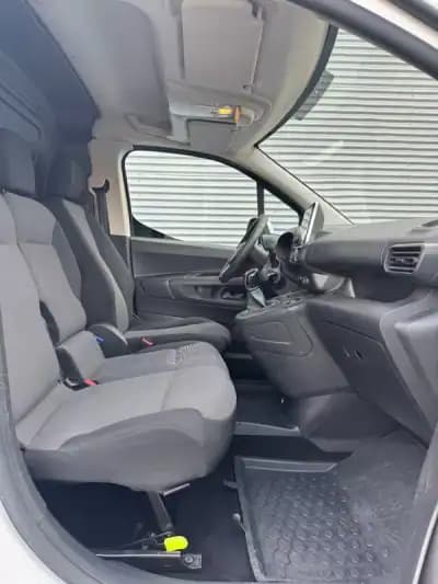 Sell Opel Combo 2019 - 13450 EUR, 150000 km - AUTO.MOTO.pt