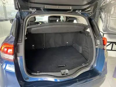 Sell Renault Scénic 2017 - 15800 EUR, 156509 km - AUTO.MOTO.pt