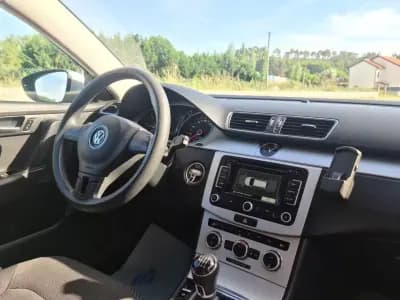 Vendo Volkswagen Passat Variant 2014 - 10750 EUR, 222000 km - AUTO.MOTO.pt