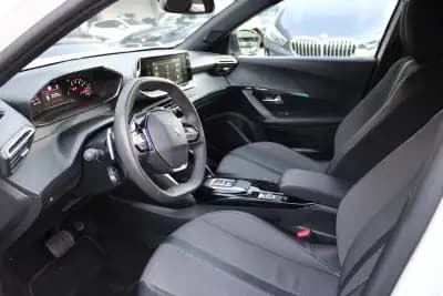 Vendo Peugeot 2008 2023 - 21500 EUR, 30000 km - AUTO.MOTO.pt