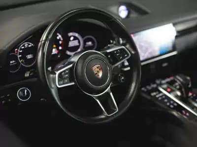 Vendo Porsche Cayenne 2018 - 59990 EUR, 119000 km - AUTO.MOTO.pt