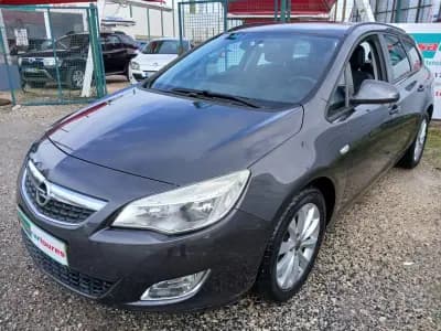 Vendo Opel Astra Sports Tourer 2012 - 6950 EUR, 178110 km - AUTO.MOTO.pt