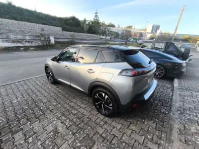 Vendo Peugeot e-2008 2023 - 23890 EUR, 9100 km - AUTO.MOTO.pt